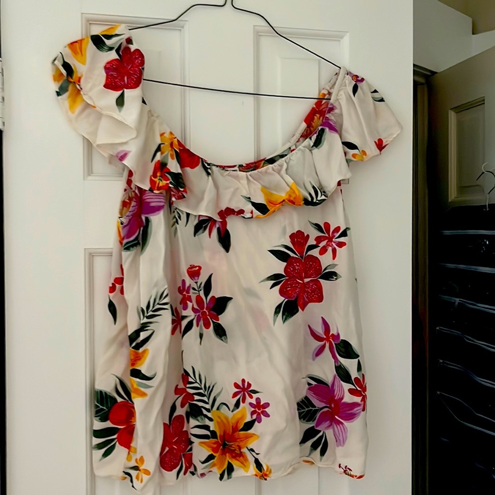 Old Navy off shoulder floral top